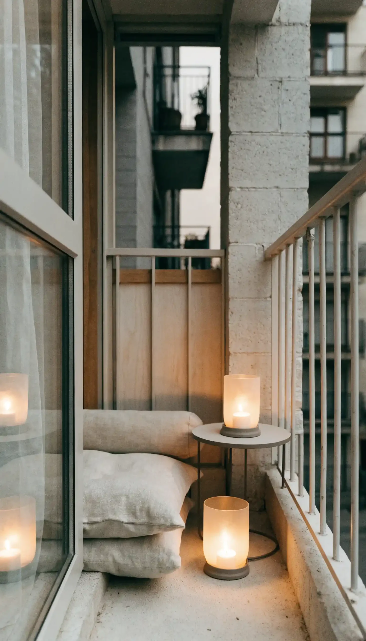 Small Apartment Balcony Decor 14
