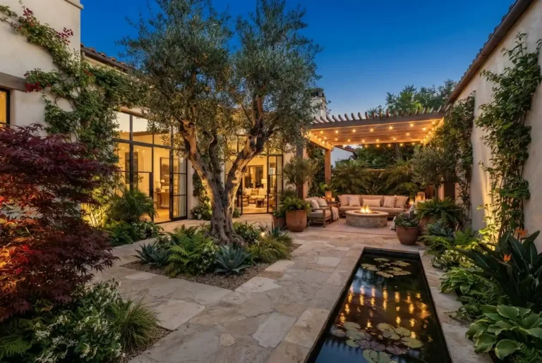 small courtyard ideas featured